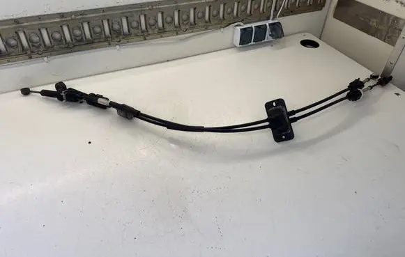 Opel Vivaro Gear shift cable linkage 349359296R