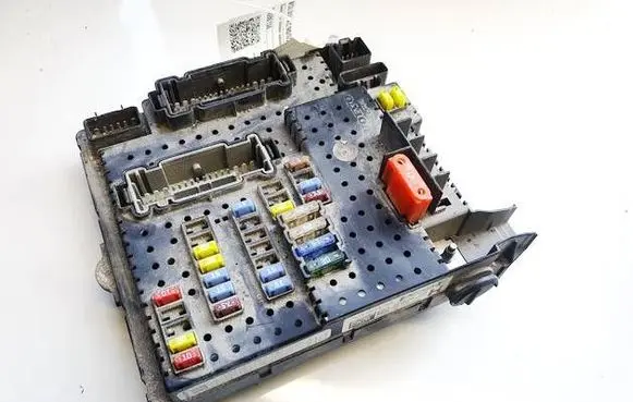 Volvo XC90 Fuse box set 28080156