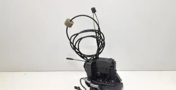 Mercedes-Benz CLC CL203 Front door lock 2037201935