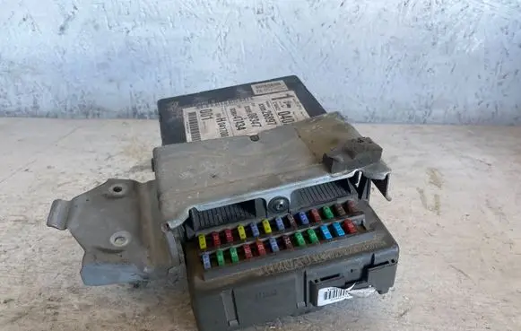 Renault Laguna II Fuse module 8200447434 8200526897 8200500347