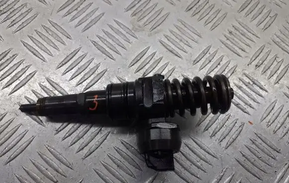 Skoda Fabia Mk1 (6Y) Fuel injector 0414720215