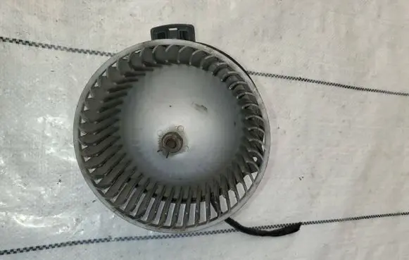 Mitsubishi Pajero Sport I Heater fan/blower 194000-7161