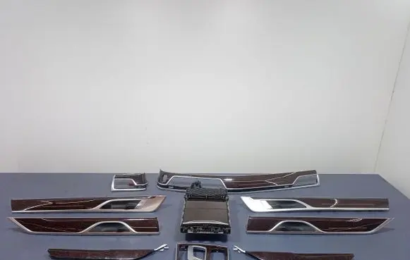 BMW 7 F01 F02 F03 F04 Side skirt rear trim 6822160