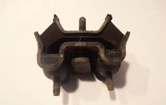 Mercedes-Benz ML W163 Engine mount bracket
