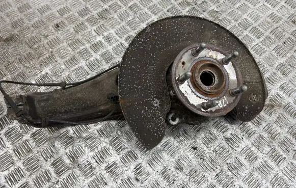 Tesla Model S Front wheel hub