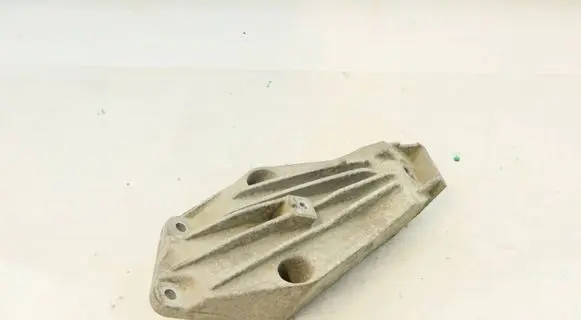 BMW X7 G07 Engine mounting bracket 6861559 22116861559