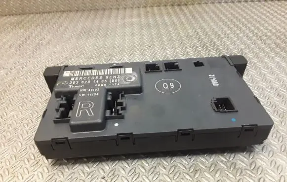 Mercedes-Benz C W203 Door control unit/module 2038201485 A2038201485
