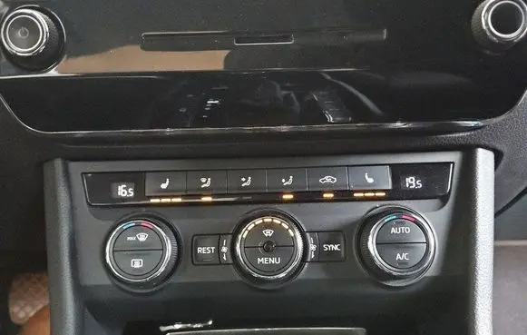 Skoda Superb B8 (3V) Climate control/heater control trim 3V0907044EG IMPRK1505273