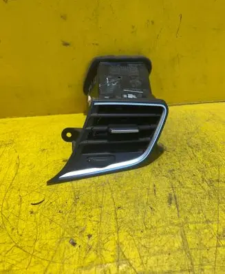 Alfa Romeo Giulietta Dash center air vent grill 156088352