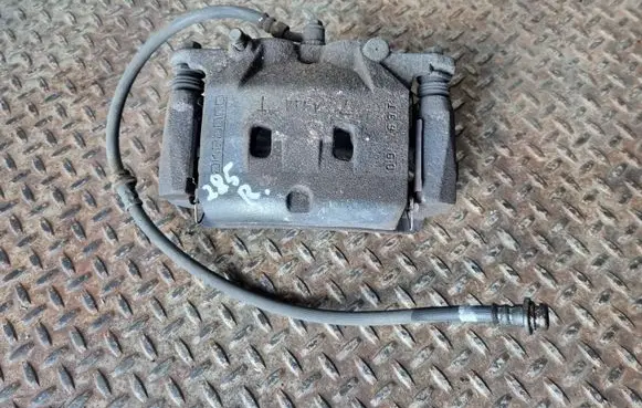 Nissan X-Trail T32 Front brake caliper