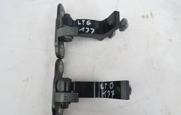 Volvo S90, V90 Rear door lower hinge 31371586 31424587 V526RLU