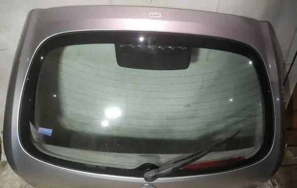 Nissan Primera Tailgate/trunk/boot lid pilkas