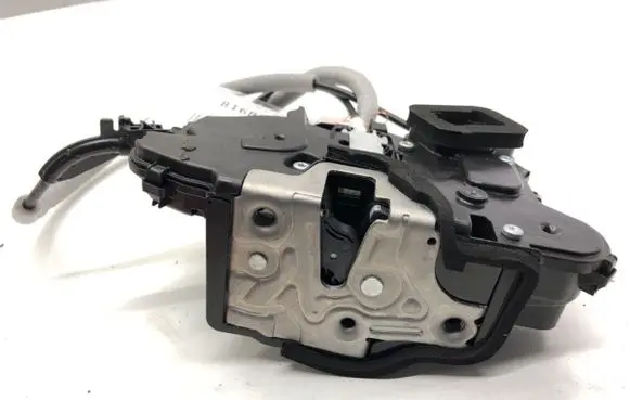 Skoda Kamiq Front door lock 10B837016B