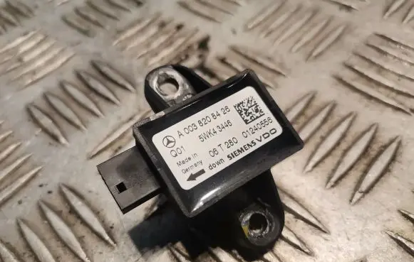 Mercedes-Benz R W251 Airbag deployment crash/impact sensor 0038208426