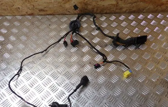 Audi A4 S4 B8 8K Front door wiring loom/harness boot 8K0972702