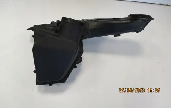 BMW 2 Active Tourer U06 Air filter box 8573714