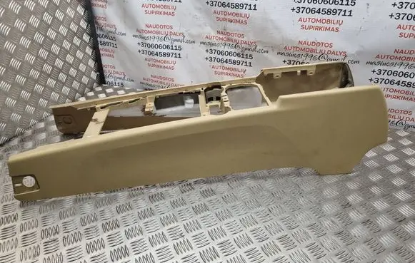Volkswagen Touareg I Center console 