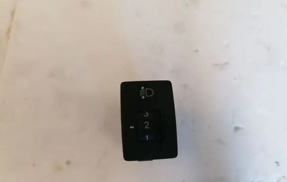 Hyundai Getz Headlight level height control switch