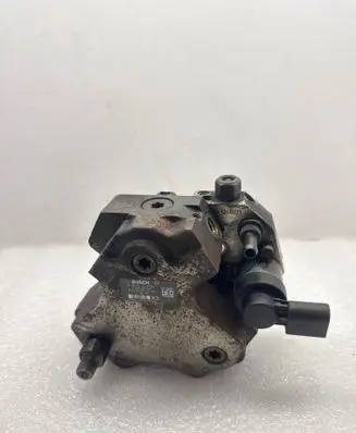 BMW 5 E60 E61 Fuel injection high pressure pump 7798333 0445010146