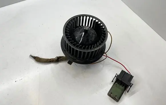 Volkswagen Golf III Heater fan/blower 210715511F 6N1819021 867346