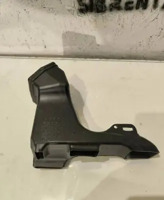 Audi Q3 8U Cabin air duct channel 8V1819152 15825200