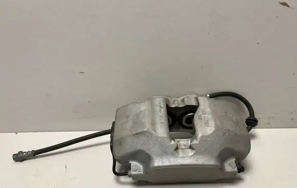 BMW X6 G06 Front brake caliper 6885839 6883484