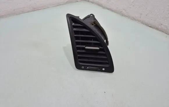 Honda Civic Dashboard side air vent grill/cover trim 77630SMGG000M1