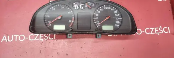 Volkswagen PASSAT B5 Speedometer (instrument cluster) 3B0920202A