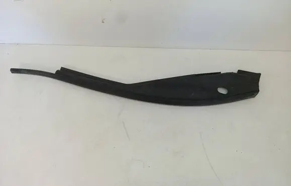 Infiniti Q50 Fender end trim 658204GA0A