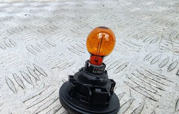 Fiat 500 Abarth Headlight/headlamp bulb 1300610092
