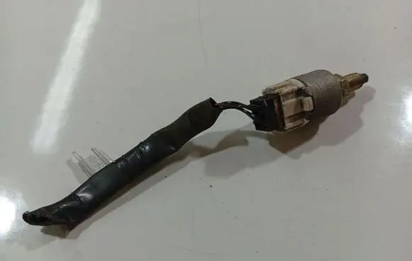 Brake pedal sensor switch