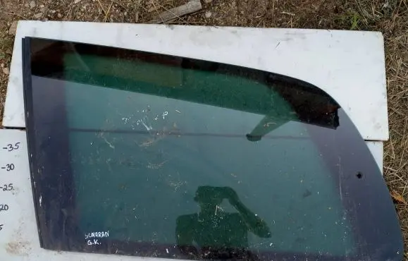 Volkswagen Sharan Rear side window 43R000002 DOT249AS3M10 AS3