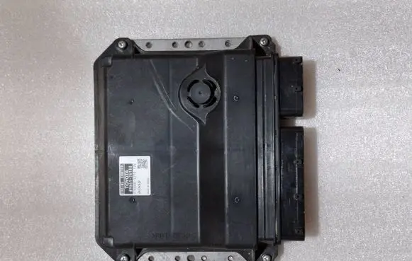 Lexus CT 200H Engine control unit/module 8966176180 2756003270