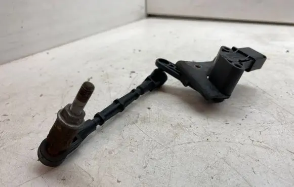 Rear air suspension level height sensor