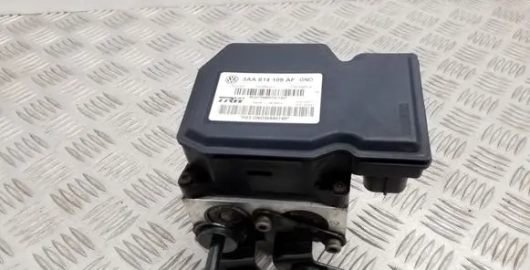 Volkswagen PASSAT B7 ABS Pump 3AA614109AF
