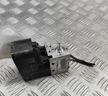 Audi Q7 4M Air conditioning (A/C) expansion valve 4M0816682E