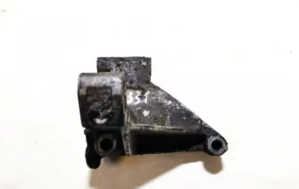 Volkswagen Golf III Engine mounting bracket