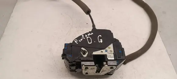 Nissan Pulsar Rear door lock
