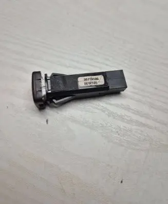Volvo V70 Hazard light switch 30710106 06W105