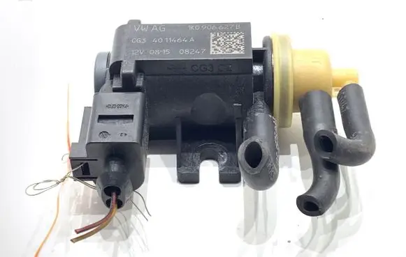 Volkswagen Golf VII Fuel pressure regulator 1K0906627B