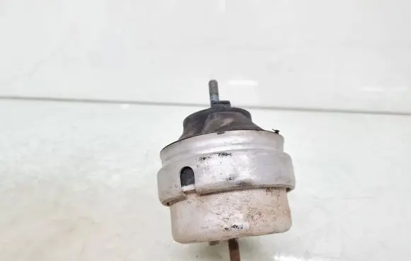 Audi A6 S6 C5 4B Engine mount bracket