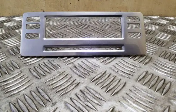 Radio/GPS head unit trim