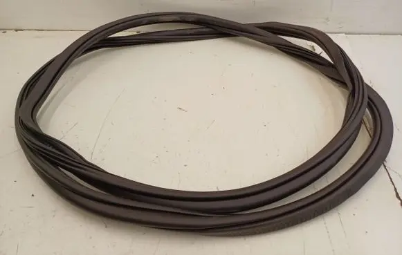 Porsche Macan (95B) Front door rubber seal 95B831721F 95B831721