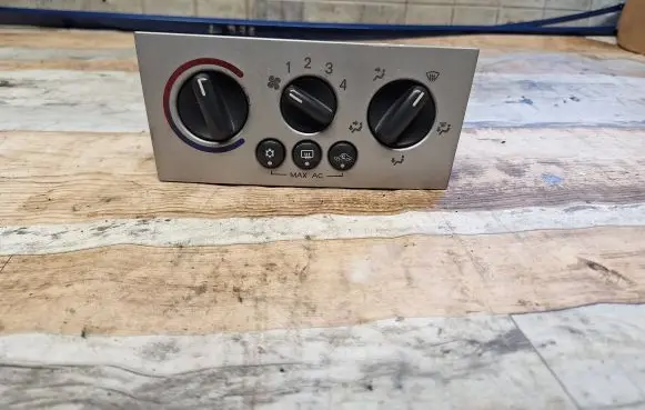 Opel Meriva A Climate control unit 93329465 C6758 67582026