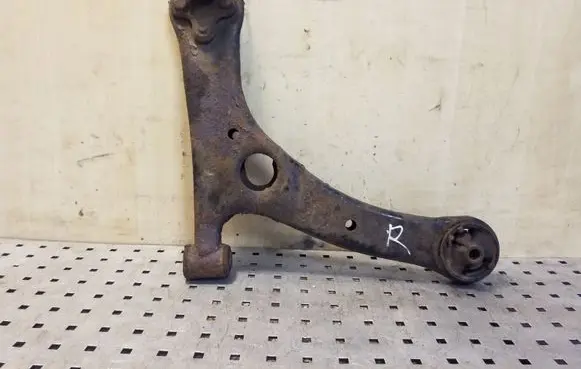 Toyota Corolla E120 E130 Front lower control arm/wishbone