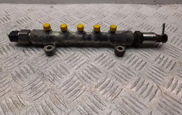 Toyota Avensis T250 Fuel main line pipe 238100R020 8945860010
