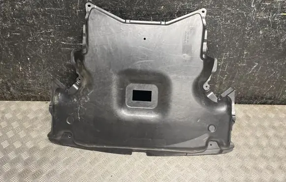 Mercedes-Benz C AMG W203 Fuel tank bottom protection