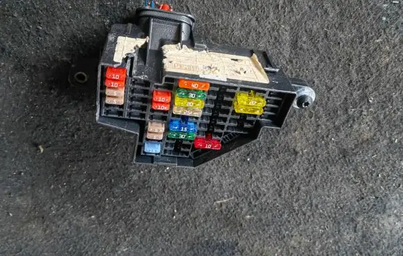 Seat Leon (1P) Fuse module