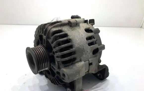 BMW 3 E90 E91 Generator/alternator 7802471
