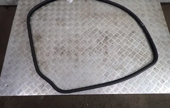 Volvo V70 Front door rubber seal 